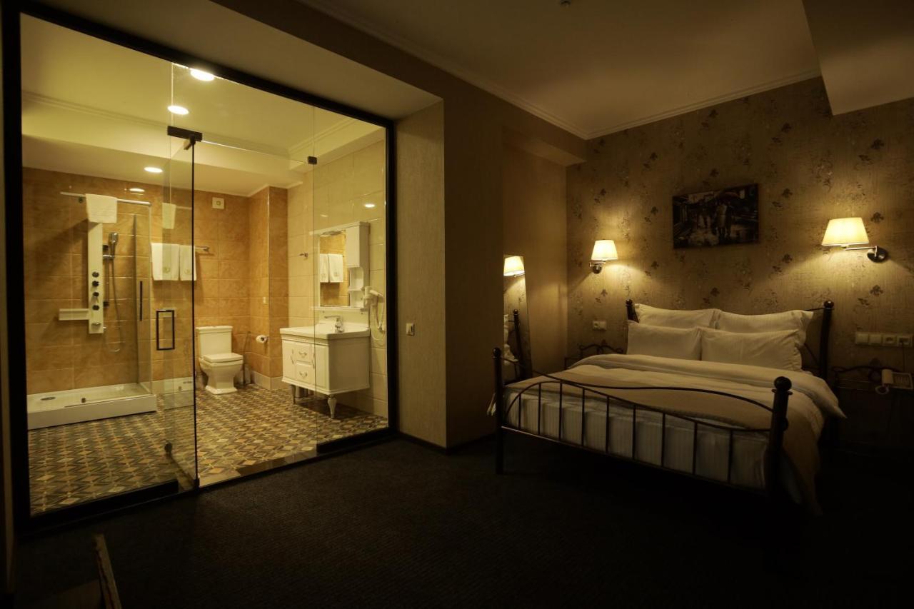 Redline Hotel Tbilisi Bagian luar foto