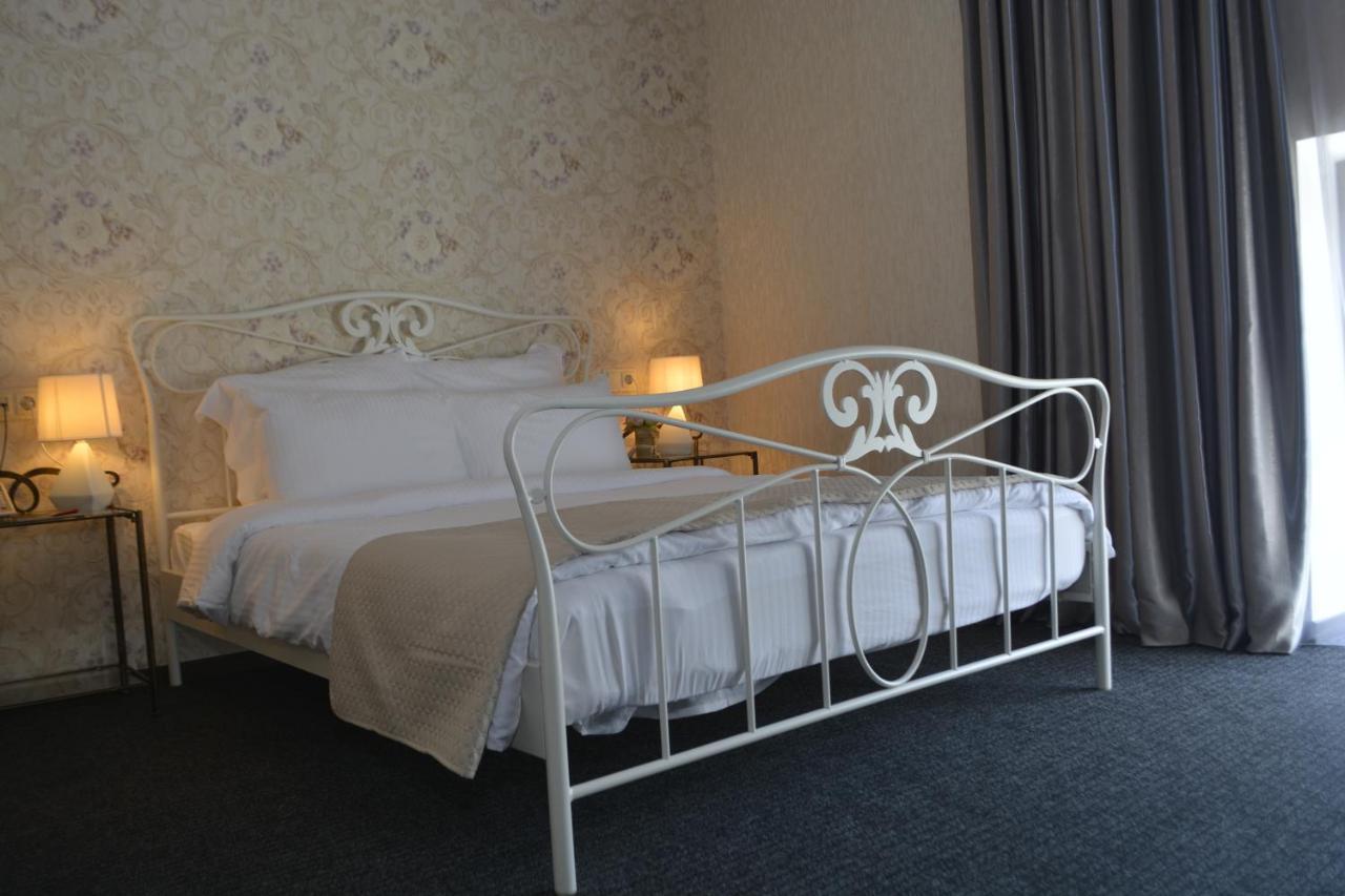 Redline Hotel Tbilisi Bagian luar foto