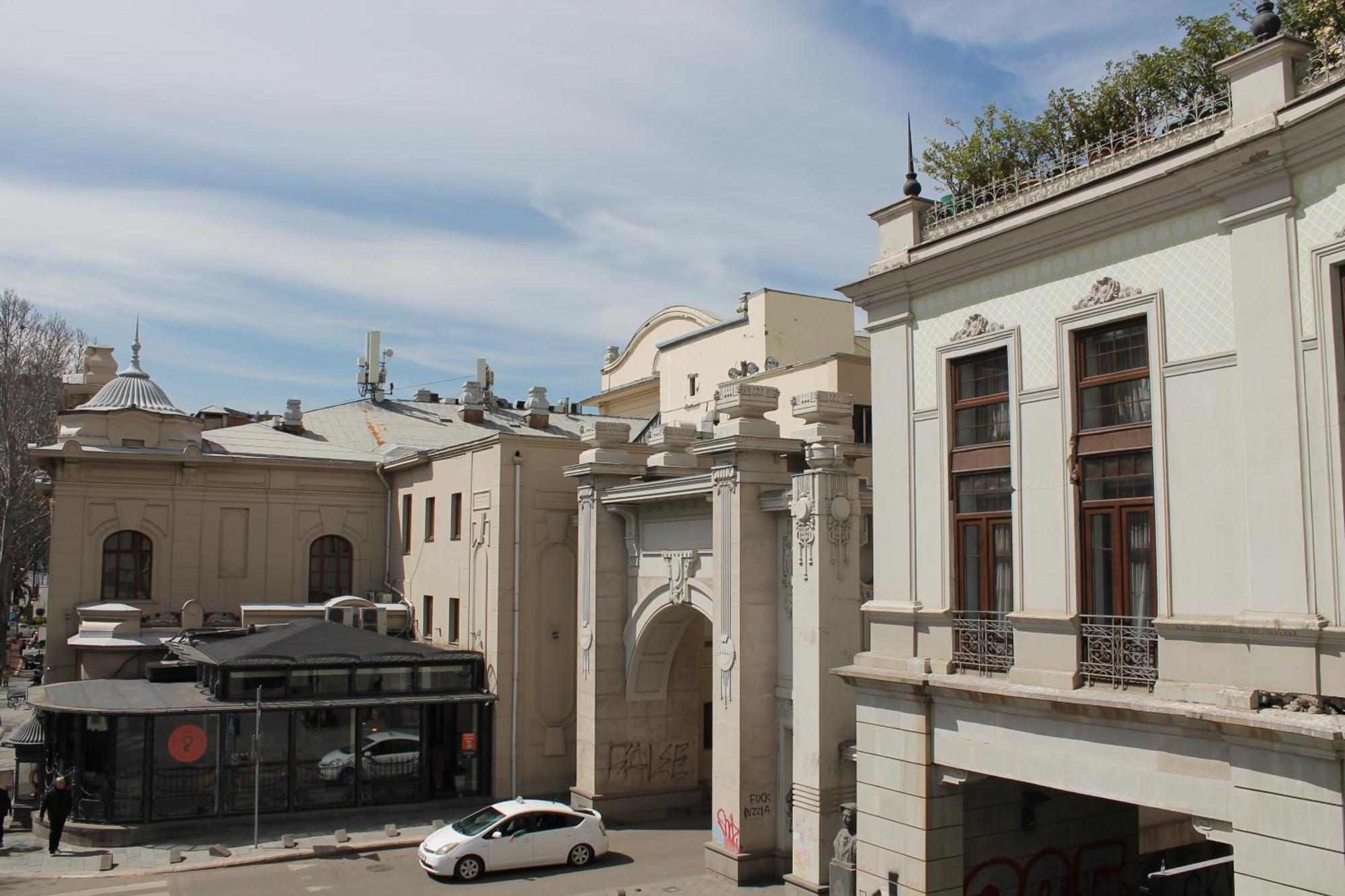 Redline Hotel Tbilisi Bagian luar foto