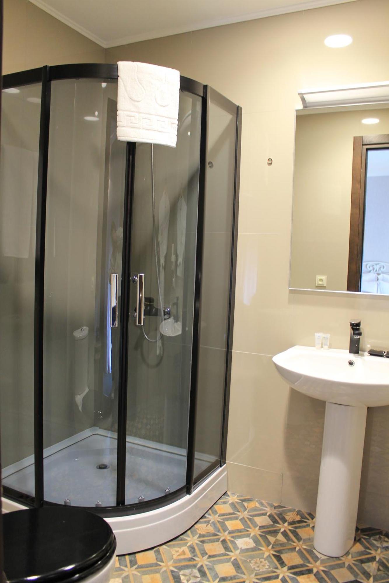 Redline Hotel Tbilisi Bagian luar foto