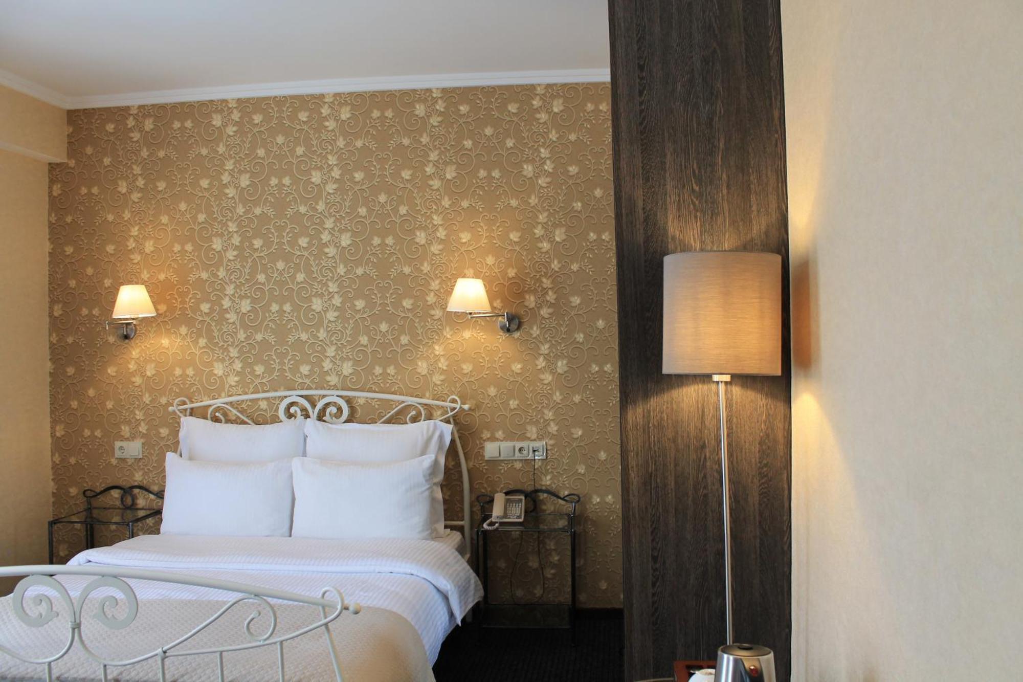 Redline Hotel Tbilisi Bagian luar foto