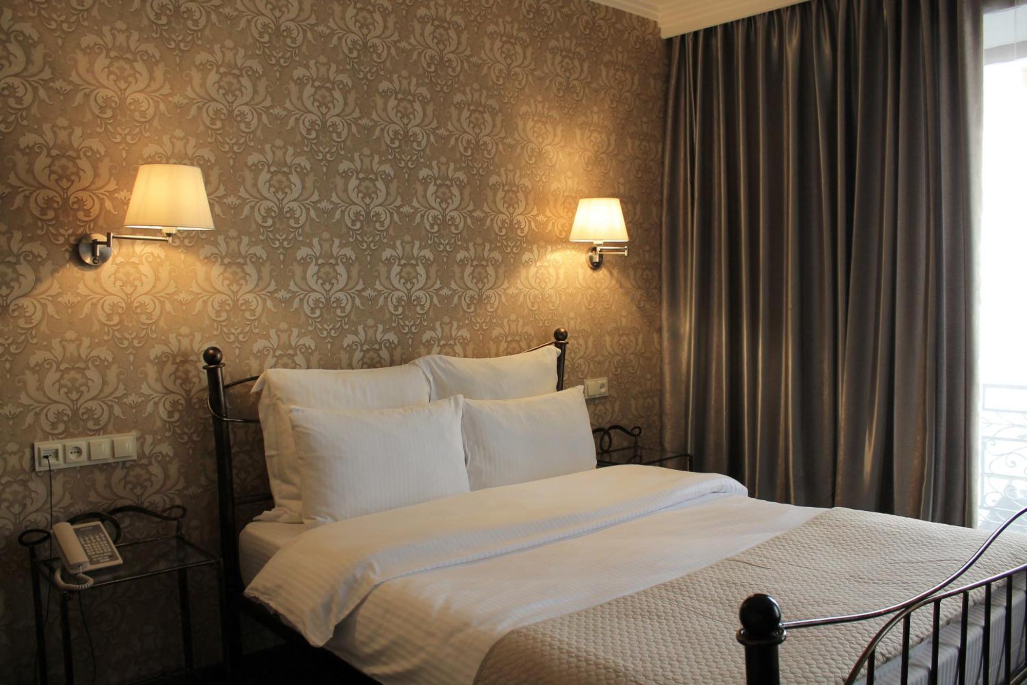 Redline Hotel Tbilisi Bagian luar foto