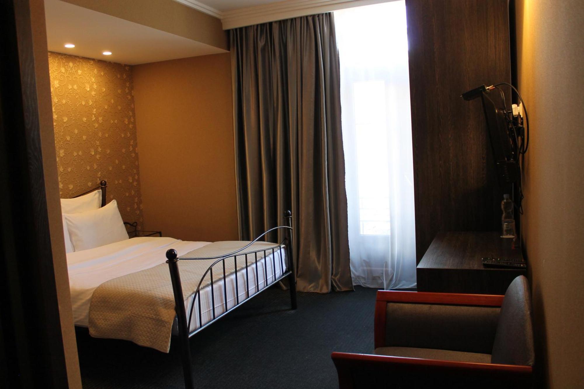 Redline Hotel Tbilisi Bagian luar foto