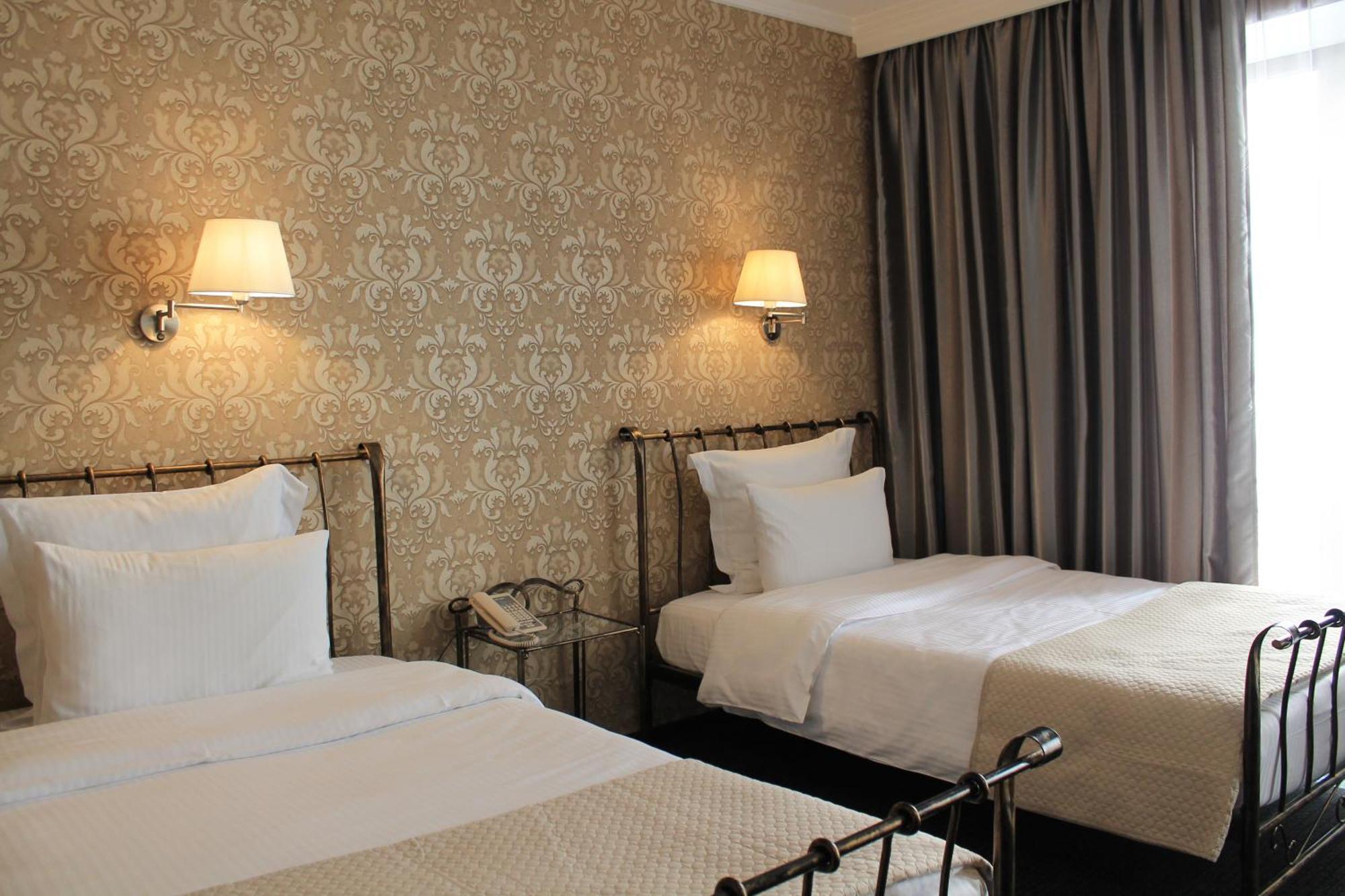 Redline Hotel Tbilisi Bagian luar foto