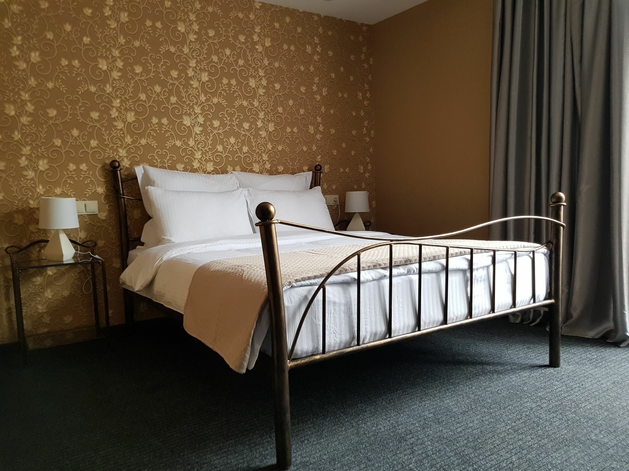 Redline Hotel Tbilisi Bagian luar foto