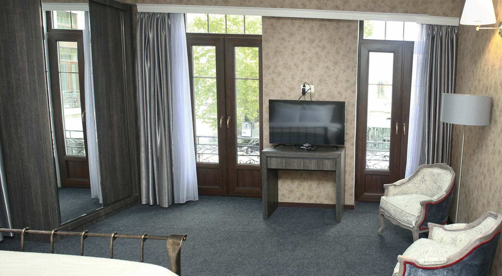 Redline Hotel Tbilisi Bagian luar foto