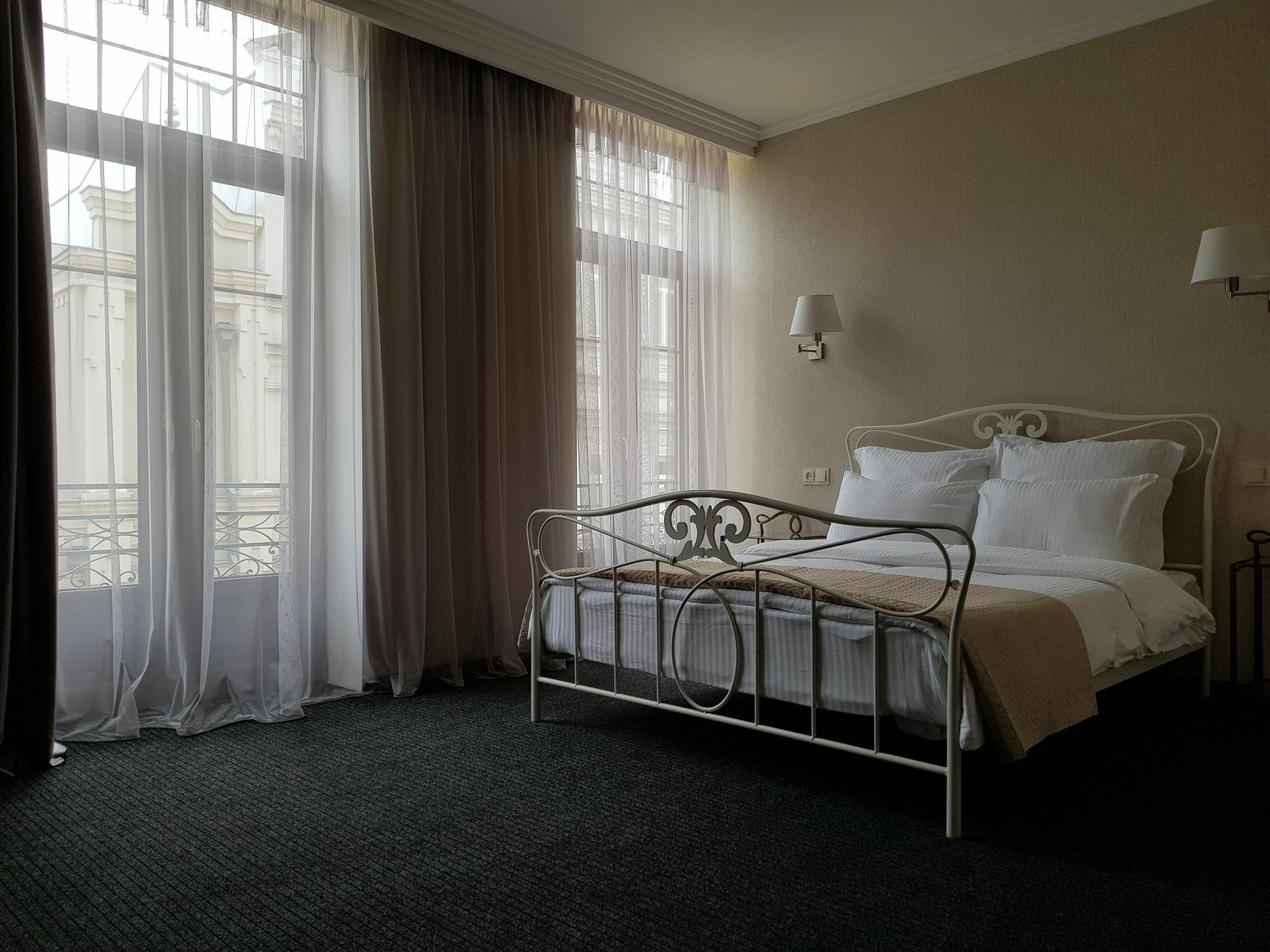 Redline Hotel Tbilisi Bagian luar foto