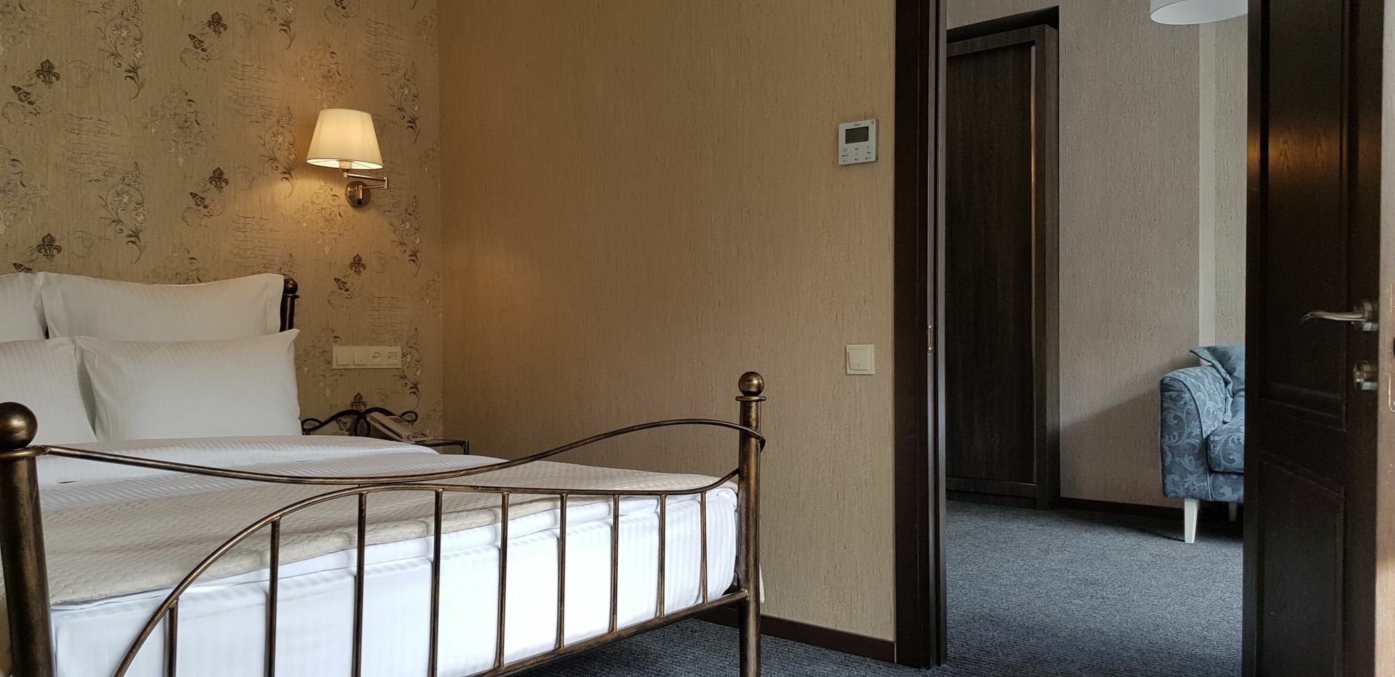 Redline Hotel Tbilisi Bagian luar foto